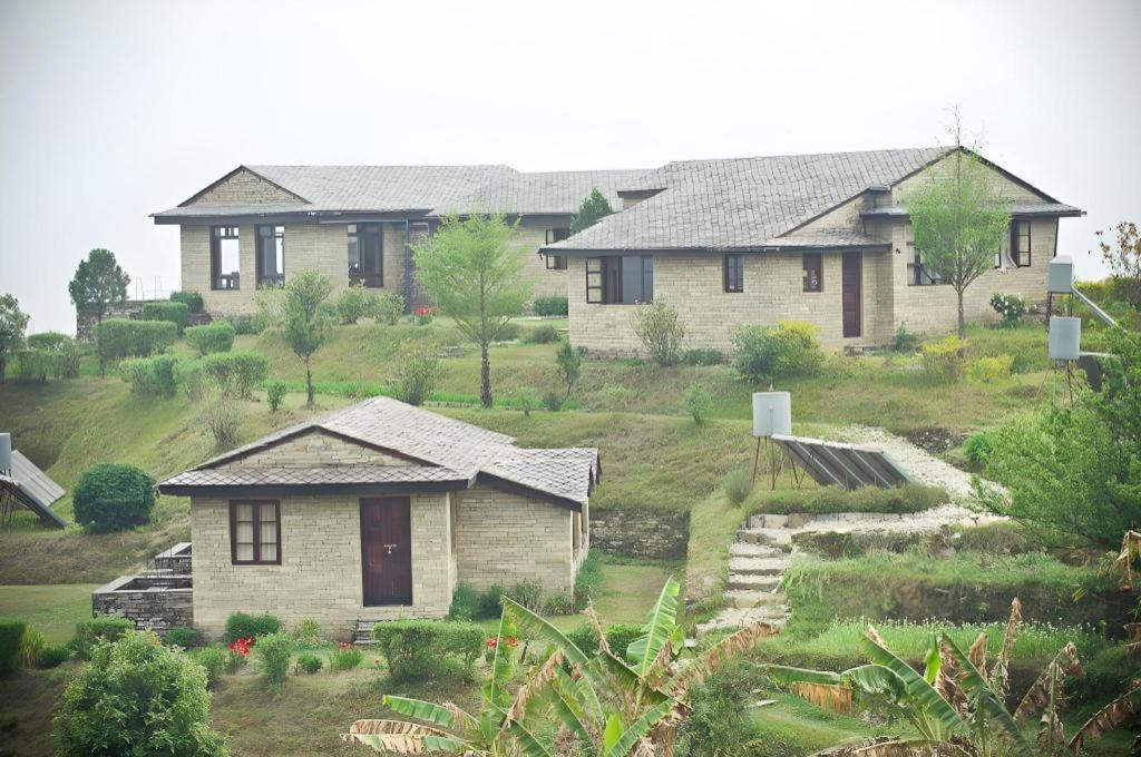 Hananoie - A Permaculture Resort Похара Екстериор снимка